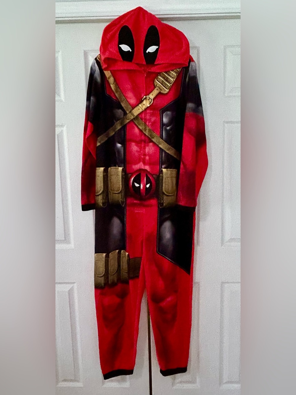Costume or pajamas DC comics marvel hooded Deadpool union suit men size ?